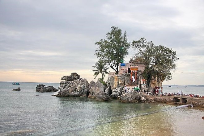 Hủy tour du lịch đến Ph&uacute; Quốc, đền tiền cho du kh&aacute;ch - Ảnh 2.