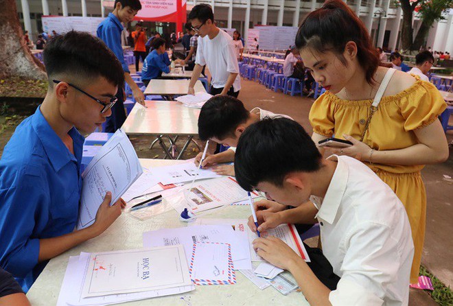 Tuyển sinh Đại học 2019: Nhiều trường trắng thí sinh - Ảnh 1.