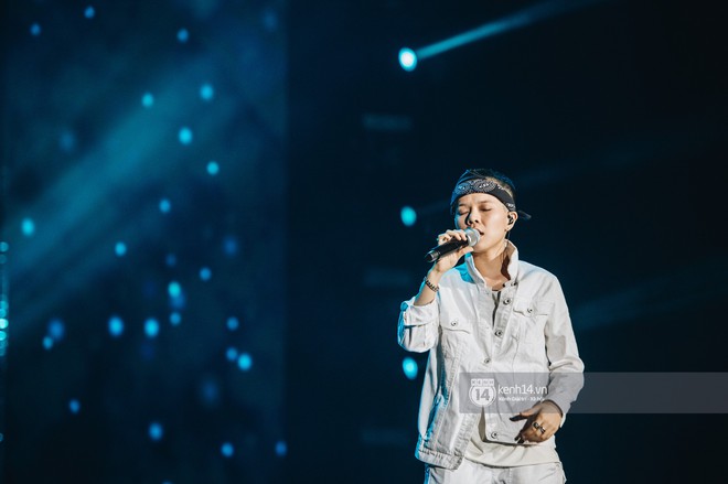 Đ&ecirc;m diễn cuối Sky Tour: Sơn T&ugrave;ng M-TP chết trong sự ngọt ng&agrave;o của H&agrave; Nội, Justatee chiếm trọn tr&aacute;i tim Sky - Ảnh 3.