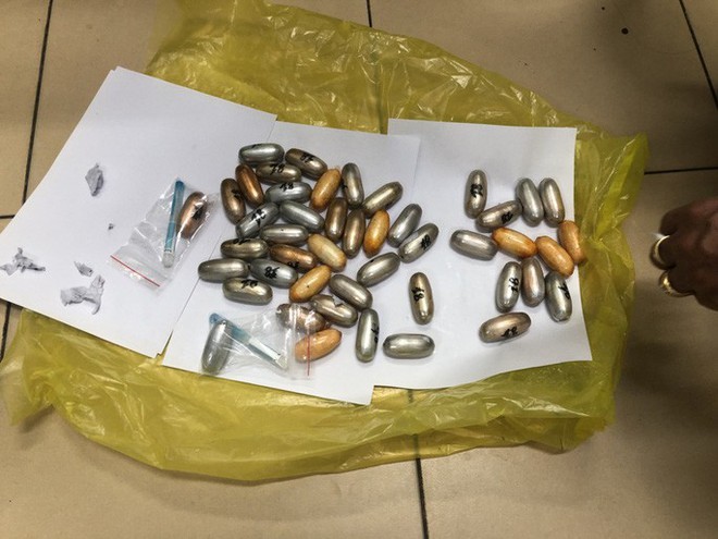 Người đ&agrave;n &ocirc;ng nuốt gần 1,6kg cocain đi qua 4 quốc gia - Ảnh 3.