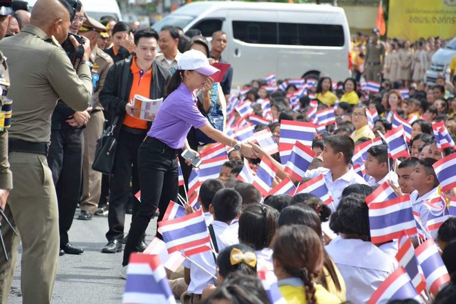 C&ocirc;ng ch&uacute;a cả của Vua Th&aacute;i: kh&ocirc;ng tranh ng&ocirc;i nữ ho&agrave;ng phong c&aacute;ch m&agrave; nhu m&igrave; đ&uacute;ng chuẩn style người thương thuyết - Ảnh 15.