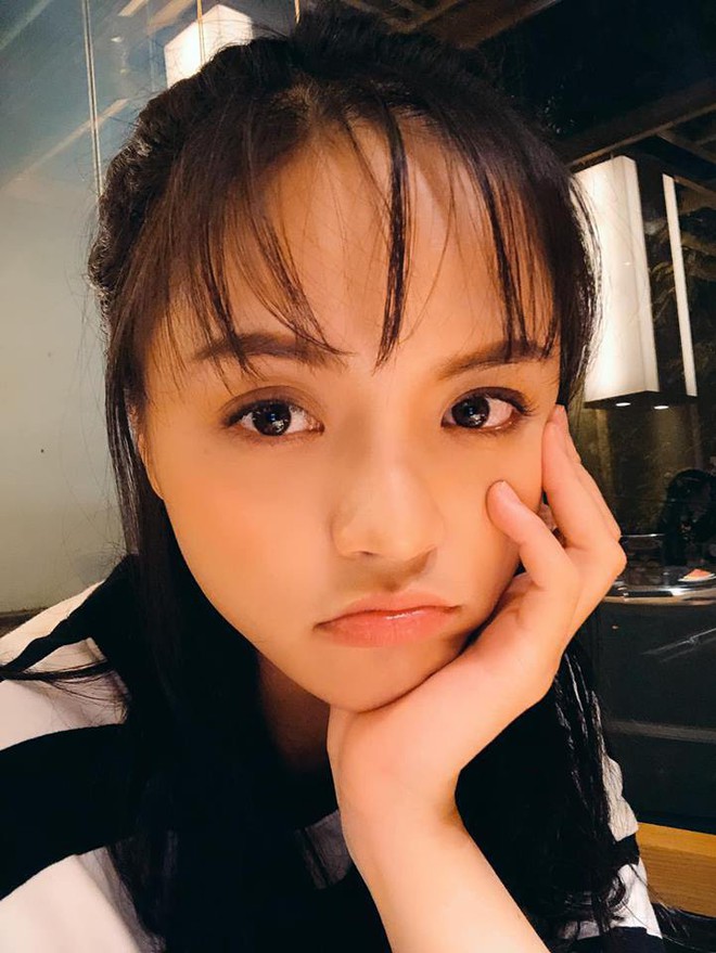 C&ugrave;ng một lối makeup nhẹ nh&agrave;ng nhưng ngo&agrave;i đời chị Huệ lại c&oacute; kỹ nghệ hack tuổi si&ecirc;u đỉnh chứ kh&ocirc;ng mờ nhạt như trong phim - Ảnh 4.