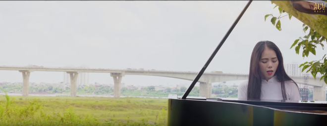 Th&aacute;nh cover Hương Ly tung MV đầu tay: Nghe 1 lần thuộc lu&ocirc;n, liệu c&oacute; c&ocirc;ng ph&aacute; top trending như thường? - Ảnh 3.