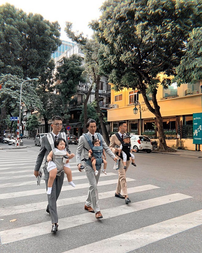 Liên minh 3 ông bố bỉm sữa với toàn những cái tên đình đám ở Hà Thành: Nhìn mà muốn lấy chồng, đẻ con ngay liền luôn á! - Ảnh 1.