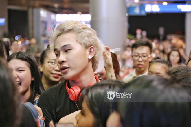 Giữa liên hoàn phốt, Jack cùng K-ICM rời Việt Nam sang Hàn công tác, choáng khung cảnh fan vây kín sân bay tiễn idol - Ảnh 7.