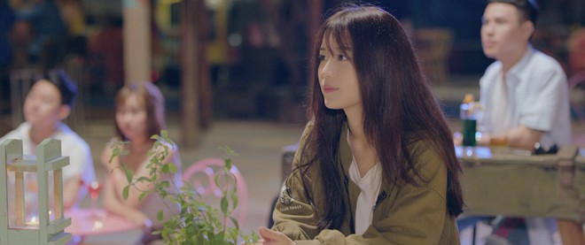 Thầy gi&aacute;o Đỗ An l&agrave;m nữ sinh Han Sara... hai vạch trong teaser Si&ecirc;u Quậy D&iacute;nh Bầu? - Ảnh 9.