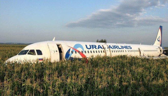 Cơ trưởng A321 kể lại khoảnh khắc hạ c&aacute;nh thần kỳ cứu sống 233 người - Ảnh 1.
