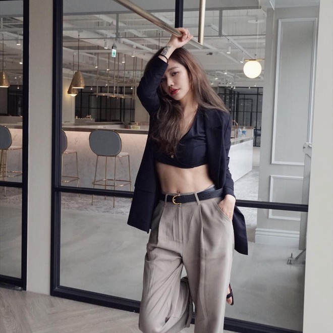 2 nữ nh&acirc;n bị thời gian bỏ qu&ecirc;n h&oacute;a ra lại c&oacute; c&aacute;ch chăm s&oacute;c da cực đơn giản - Ảnh 5.