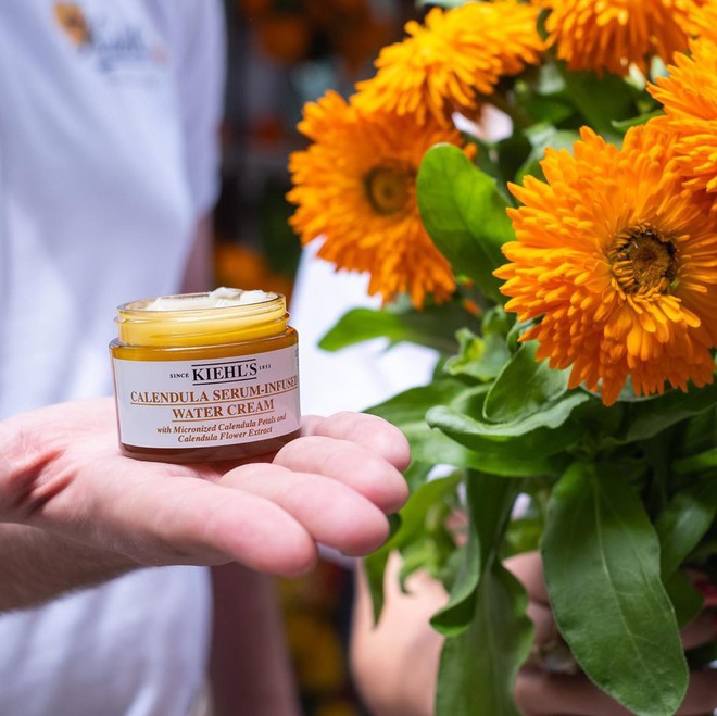 T&uacute; Anh lại h&eacute; lộ gia t&agrave;i skincare nhưng lần n&agrave;y, c&ocirc; c&ograve;n cập nhật th&ecirc;m v&agrave;i m&oacute;n gi&uacute;p ngăn l&atilde;o h&oacute;a từ trong trứng - Ảnh 9.
