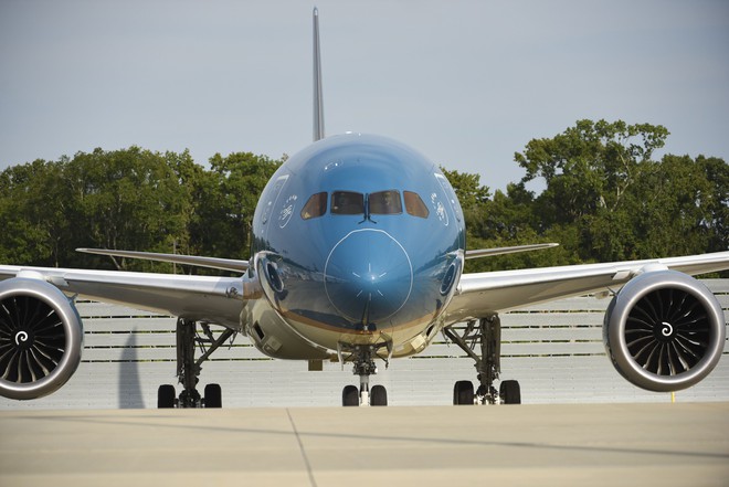 Si&ecirc;u m&aacute;y bay Boeing 787-10 lớn nhất Việt Nam đ&aacute;p xuống Nội B&agrave;i - Ảnh 4.