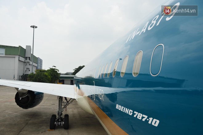 Cận cảnh siêu máy bay Boeing 787-10 lớn nhất Việt Nam vừa đáp xuống Nội Bài - Ảnh 5.