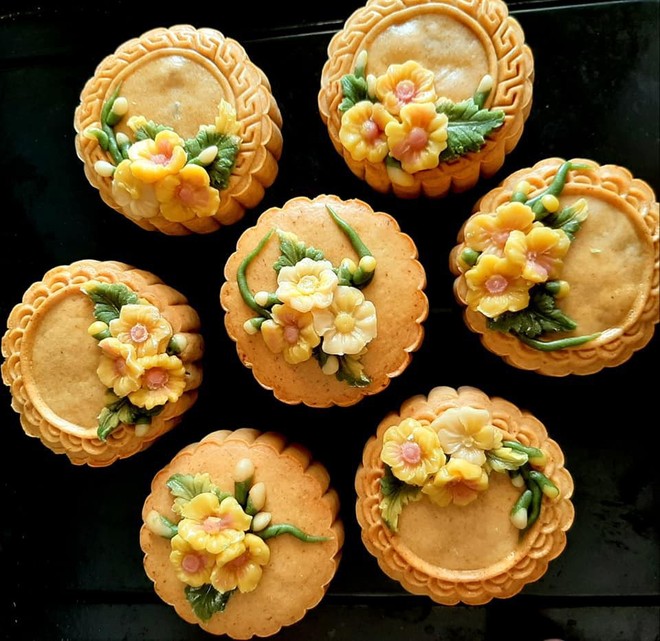 Thị trường b&aacute;nh Trung thu homemade 2019: Mẫu m&atilde; đẹp, gi&aacute; cả kh&ocirc;ng qu&aacute; cao n&ecirc;n rất h&uacute;t người mua - Ảnh 3.