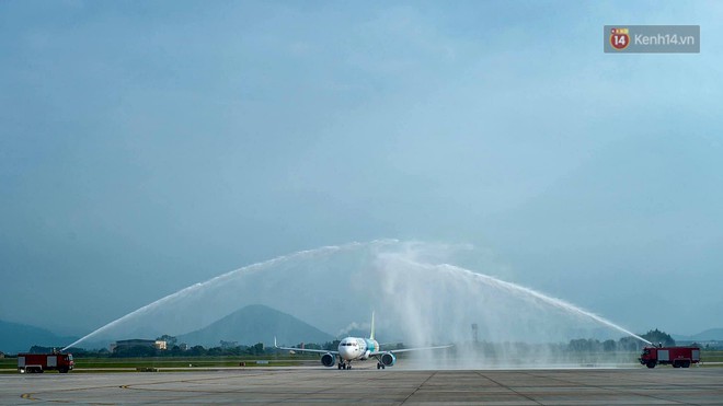 Thử nghiệm &aacute;p dụng c&ocirc;ng nghệ giải tr&iacute; kh&ocirc;ng d&acirc;y số h&oacute;a tr&ecirc;n m&aacute;y bay ti&ecirc;n tiến bậc nhất Việt Nam - Ảnh 8.
