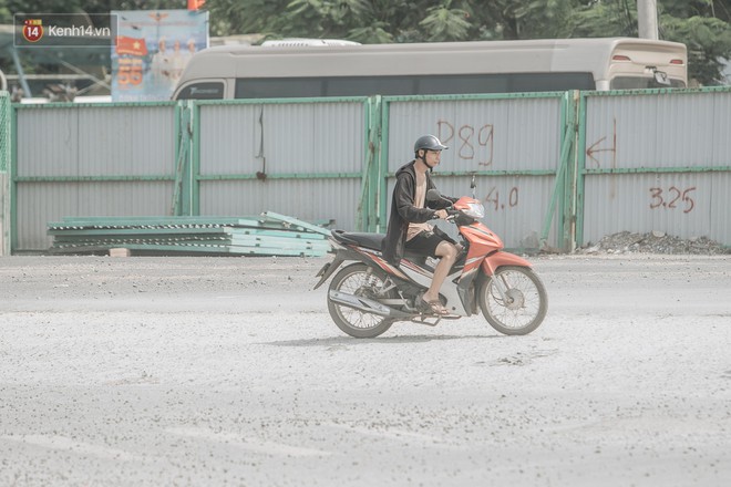 Những đại công trường biến đường phố Hà Nội ngập trong sương bụi - Ảnh 5.