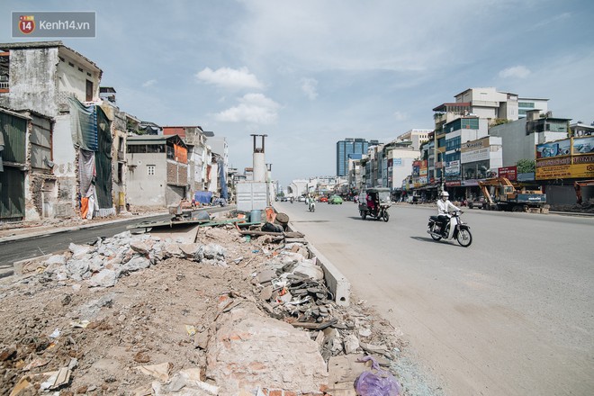 Những đại công trường biến đường phố Hà Nội ngập trong sương bụi - Ảnh 6.