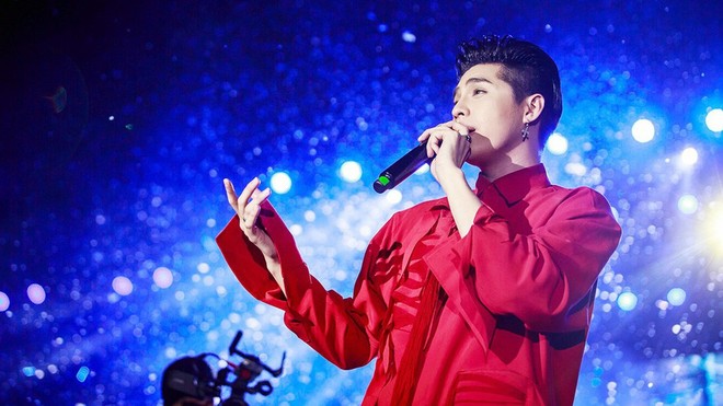 Chẳng thua kém gì các idol Hàn Quốc, ca sĩ Việt cũng sở hữu những lightstick độc đáo khiến FC phổng mũi tự hào - Ảnh 20.