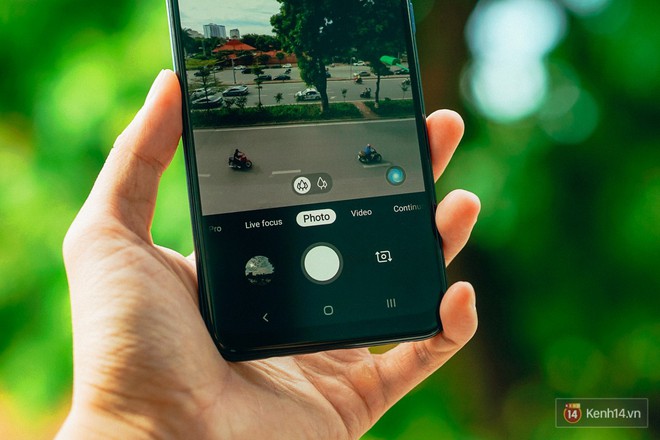 Đ&aacute;nh gi&aacute; camera Galaxy M30: D&ugrave;ng rồi mới thấy, phần cứng khủng chưa chắc đ&atilde; bằng phần mềm tốt - Ảnh 8.