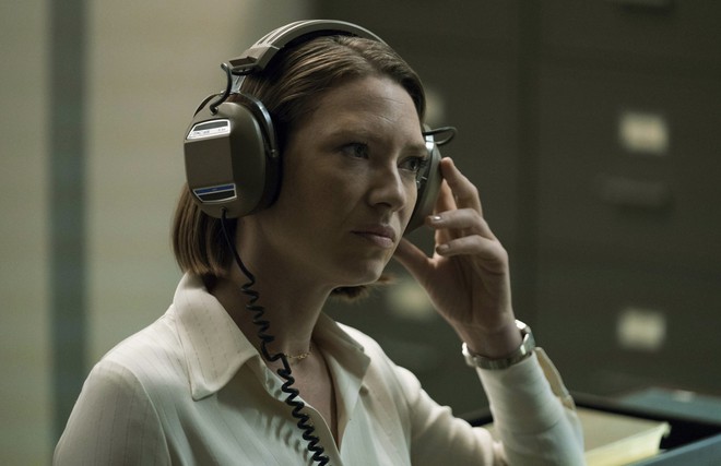 Mindhunter 2: Bù đầu đi bắt tội phạm nhưng chị cảnh sát vẫn đủ rảnh để cua bạn gái? - Ảnh 7.