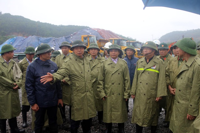 Phó Thủ tướng Trịnh Đình Dũng đi kiểm tra công tác phòng chống bão số 3 tại Quảng Ninh - Ảnh 1.