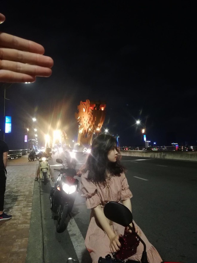 Ch&ugrave;m ảnh chứng minh sai lầm lớn nhất của hội sống ảo ch&iacute;nh l&agrave;: Người lạ ơi, xin chụp gi&uacute;p t&ocirc;i bức ảnh! - Ảnh 5.