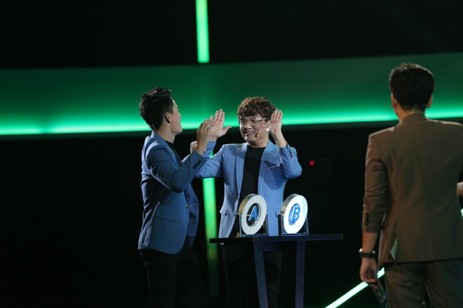 MC Đại Nghĩa rơi nước mắt khi chiến thắng hơn 800 triệu đồng trên gameshow Tường lửa - Ảnh 2.