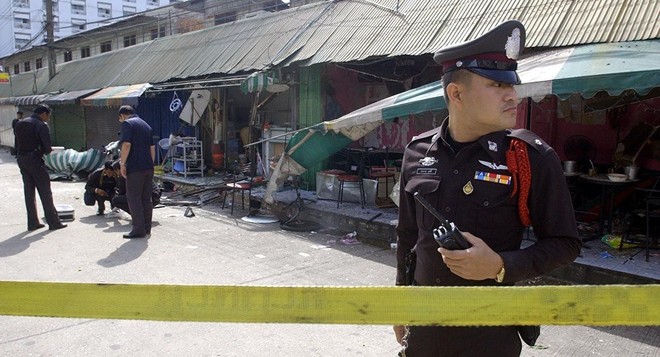 Thủ đô Bangkok của Thái Lan rung chuyển bởi hàng loạt vụ nổ - Ảnh 1.