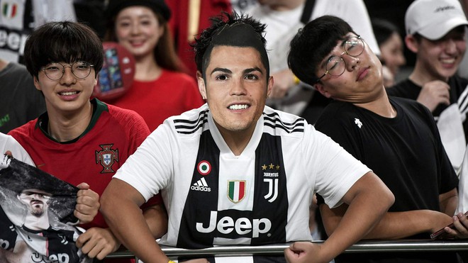 Drama to tướng sau vụ Ronaldo ngồi dự bị khi tới Hàn Quốc: Fan xứ kim chi tổng tấn công mạng xã hội, quyết không dừng dù comment bị xóa  - Ảnh 3.