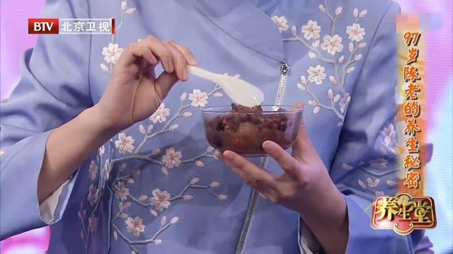 Người trẻ n&ecirc;n học ngay 3 b&iacute; quyết của nữ b&aacute;c sĩ 98 tuổi vẫn sở hữu cơ thể dẻo dai, khỏe mạnh - Ảnh 2.