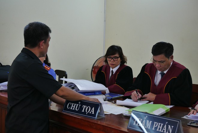 X&eacute;t xử ph&uacute;c thẩm truyện tranh Thần đồng Đất Việt: &ldquo;Một t&aacute;c phẩm c&oacute; đồng t&aacute;c giả th&igrave; rất kỳ lạ, chấn động thế giới&rdquo; - Ảnh 6.