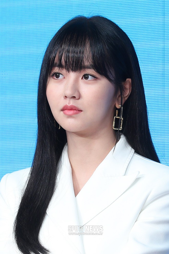 “Em gái mưa” Kim So Hyun trở lại sau thời gian vắng bóng, lột xác xinh đẹp trưởng thành nhưng lại lộ vẻ tăng cân khác lạ - Ảnh 2.