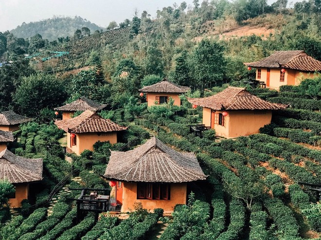 Đi 1 được 3: Ngôi làng nhỏ vừa thơ mộng như đồi chè Mộc Châu, vừa cổ kính như Phượng Hoàng Cổ Trấn mà lại ngay gần Việt Nam nè! - Ảnh 21.