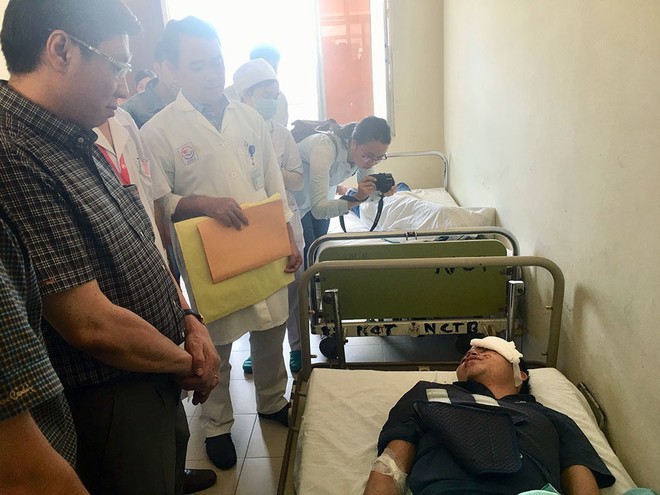 Con trai kể ph&uacute;t bố văng khỏi xe thiệt mạng vụ đ&acirc;m xe kh&aacute;ch ở Kh&aacute;nh H&ograve;a - Ảnh 4.