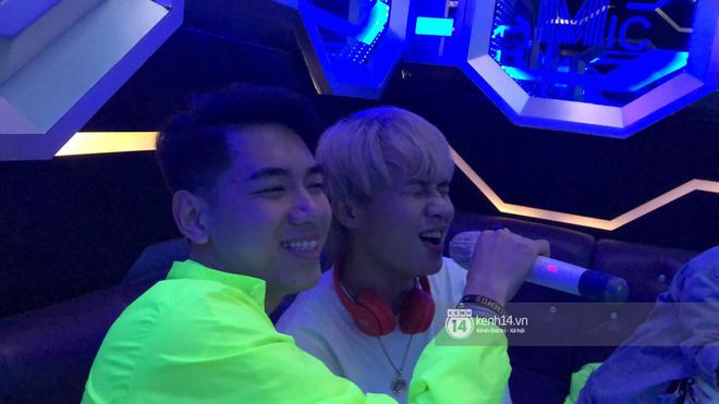 Clip: K-ICM &ldquo;cướp mic&rdquo; của Jack, tự tin h&aacute;t live &ldquo;Bạc phận&rdquo; kh&ocirc;ng lệch nốt n&agrave;o - Ảnh 4.
