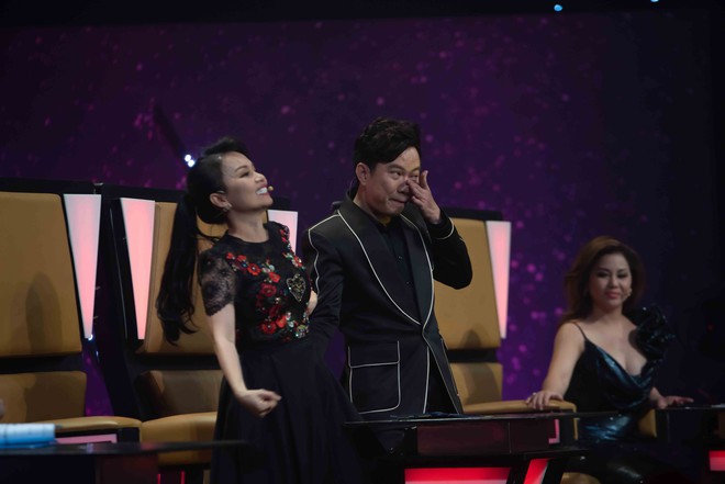 Quốc Đại bật khóc, cảm ơn vợ chồng Cẩm Ly – Minh Vy trên sóng truyền hình - Ảnh 4.