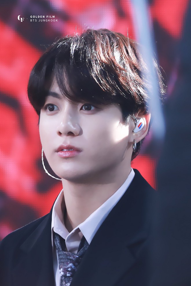 50 idol nam Kpop được tìm nhiều nhất trên Google nửa đầu 2019: Em út BTS chễm chệ ngôi vua, bất ngờ vị trí của Seungri - Ảnh 3.