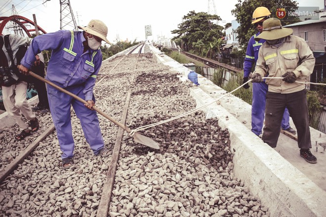 Cận cảnh cầu sắt Bình Lợi mới gần 500 tỉ đồng, sẵn sàng cho tàu hỏa Bắc - Nam chạy thử vào đầu tháng 9/2019 - Ảnh 13.