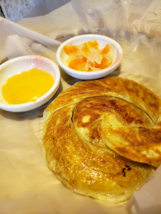 Lạ lùng món bánh xé mới toanh vừa cập bến Sài Gòn: vừa ăn vừa xé cực gây nghiện - Ảnh 5.