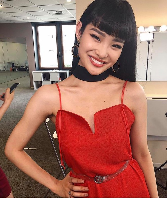 Lộ diện thêm đối thủ từ Nhật Bản của Hoàng Thùy tại Miss Universe 2019: Nụ cười thân thiện nhưng nhan sắc vẫn bị bàn cãi! - Ảnh 4.