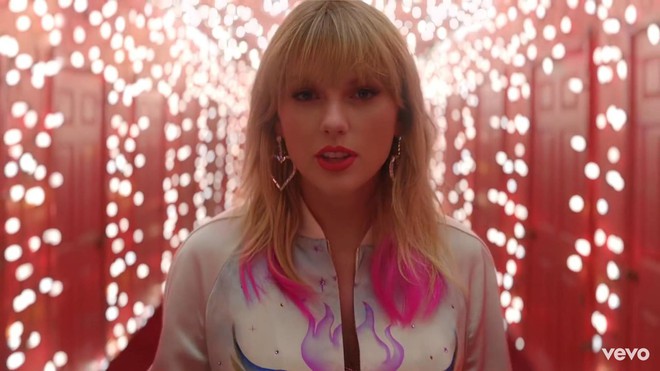 Taylor Swift mơ về ngôi nhà và những đứa trẻ trong MV Lover, fan không khỏi xao xuyến chờ đến ngày chị cưới! - Ảnh 6.