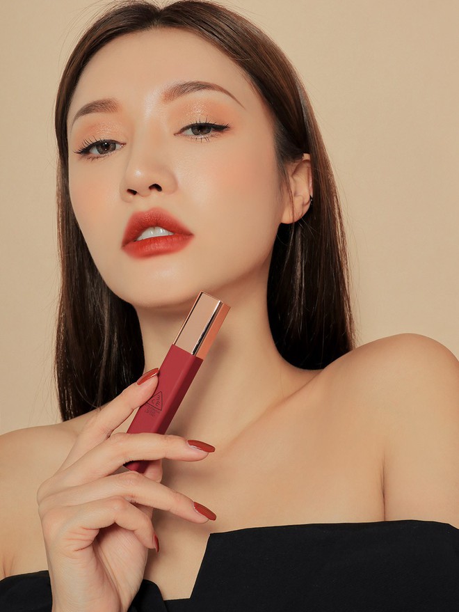 Son mới của 3CE - Cloud Lip Tint: tưởng không đẹp mà đẹp không tưởng, vỏ son xịn sò, giá chưa đến 300k - Ảnh 12.