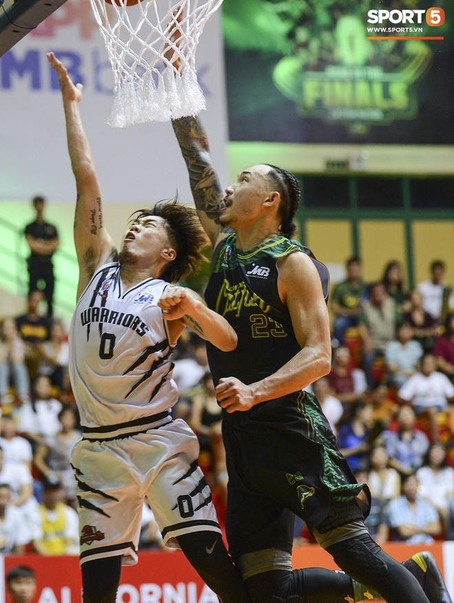 Thang Long Warriors vượt qua Cantho Catfish, tạo nên cú sốc trong ngày mở màn VBA Playoffs 2019 - Ảnh 6.