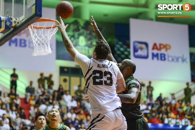 Thang Long Warriors vượt qua Cantho Catfish, tạo nên cú sốc trong ngày mở màn VBA Playoffs 2019 - Ảnh 3.