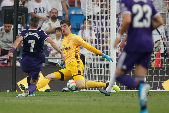 Benzema lập si&ecirc;u phẩm, Real Madrid vẫn đ&aacute;nh rơi chiến thắng ở ph&uacute;t cuối - Ảnh 11.