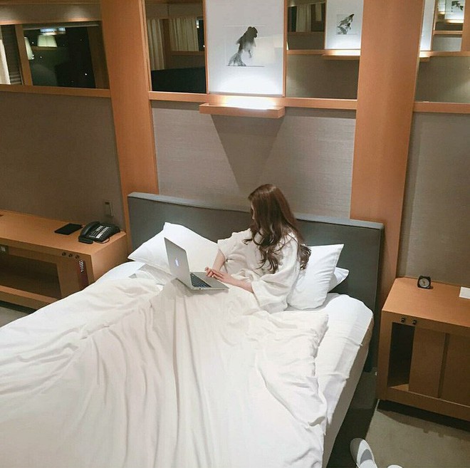 Bác sĩ chỉ ra 6 thói quen chị em nào cũng mắc phải, khiến nhan sắc tàn phai và làn da già cả chục tuổi  - Ảnh 4.