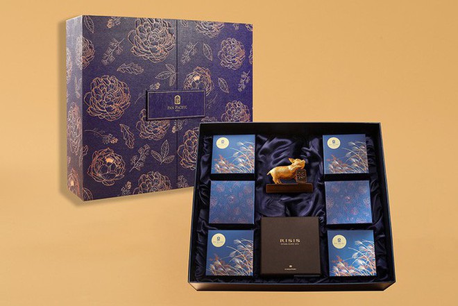 H&agrave; Nội: Dạo một v&ograve;ng xem gi&aacute; cả hộp b&aacute;nh Trung thu của c&aacute;c kh&aacute;ch sạn 5 sao nổi tiếng, c&aacute; biệt c&oacute; hộp l&ecirc;n tới 28 triệu đồng  - Ảnh 13.