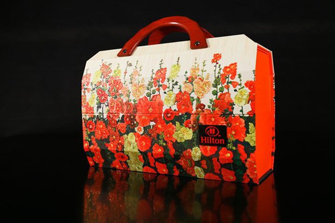 H&agrave; Nội: Dạo một v&ograve;ng xem gi&aacute; cả hộp b&aacute;nh Trung thu của c&aacute;c kh&aacute;ch sạn 5 sao nổi tiếng, c&aacute; biệt c&oacute; hộp l&ecirc;n tới 28 triệu đồng  - Ảnh 15.