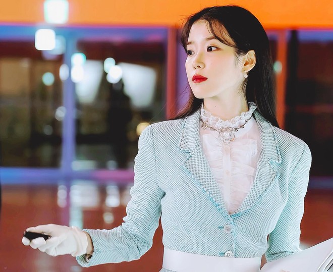 Dàn sao hot nhất Hotel Del Luna: IU dính loạt scandal nhạy cảm, nam phụ bị yêu cầu tự tử, dàn cameo siêu quyền lực - Ảnh 2.