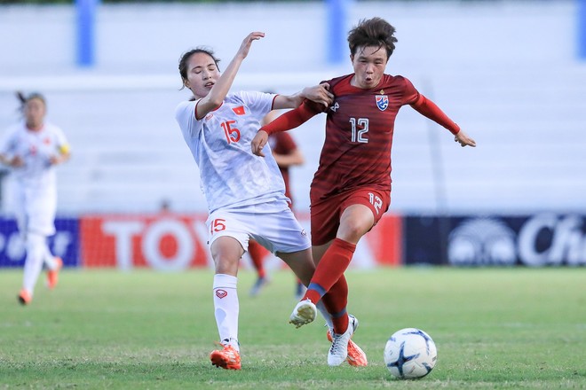 Đội trưởng cởi áo ăn mừng và nhận thẻ đỏ trong ngày tuyển nữ Việt Nam đánh bại Thái Lan, đoạt ngôi vô địch Đông Nam Á - Ảnh 6.