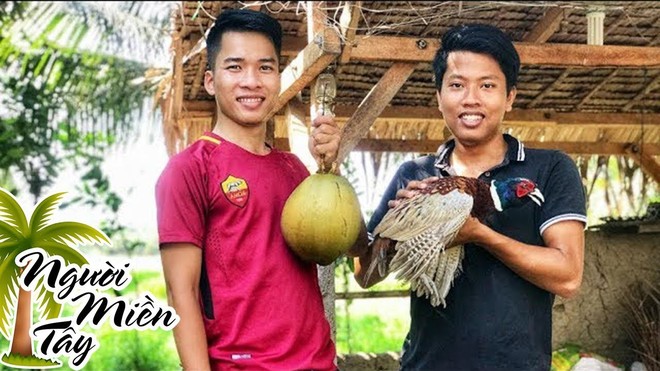 5 kênh du lịch - ẩm thực hot nhất miền Tây: Khoai Lang Thang sắp đạt nút vàng, một YouTuber trẻ tuổi khác đã làm được điều đó từ lâu - Ảnh 61.