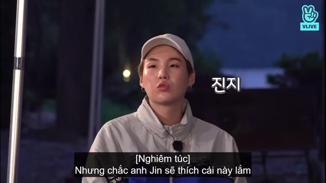 BTS tặng quà nhau cực lầy lội, tinh thần tự luyến cao nhất phải kể đến... V và Suga - Ảnh 2.